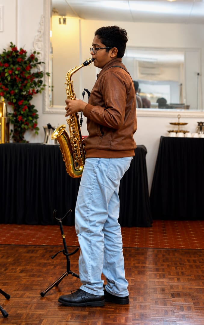 Ashane music performance